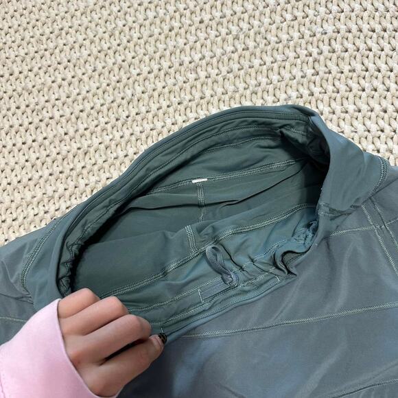 Green lululemon tennis skirt - Picture 3 of 5